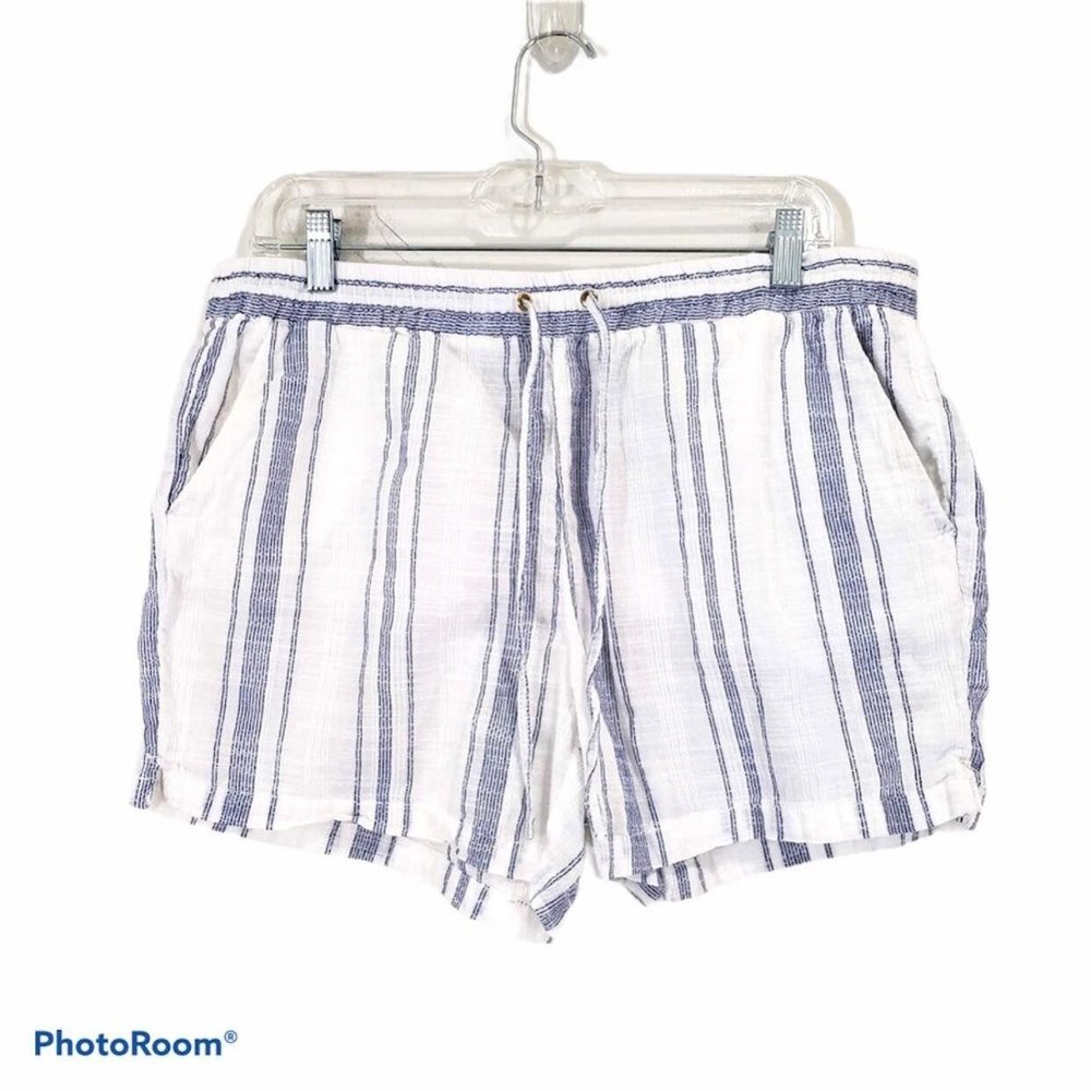 L.O.G.G. Woman Sz 12 shorts white w blue pinstripe